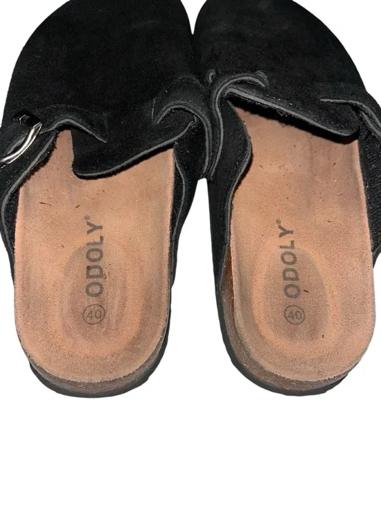 ODOLY Women's Black Suede Clogs
Size 40 / 8.5-9 - Picture 7 of 8